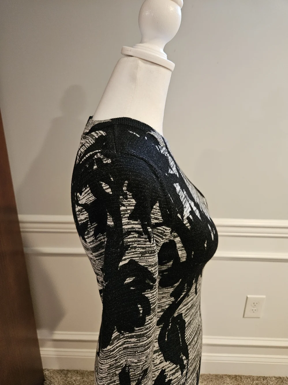 KAREN MILLEN Black & Gray Floral Knit Midi Dress. NWT - Picture 5 of 7